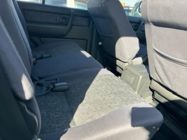 ビッグホーン 　プレジールＩＩ　純正アルミ　３列シート　７人乗り　記録簿　車検令和９年１１月　ターボ交換済（43枚目）