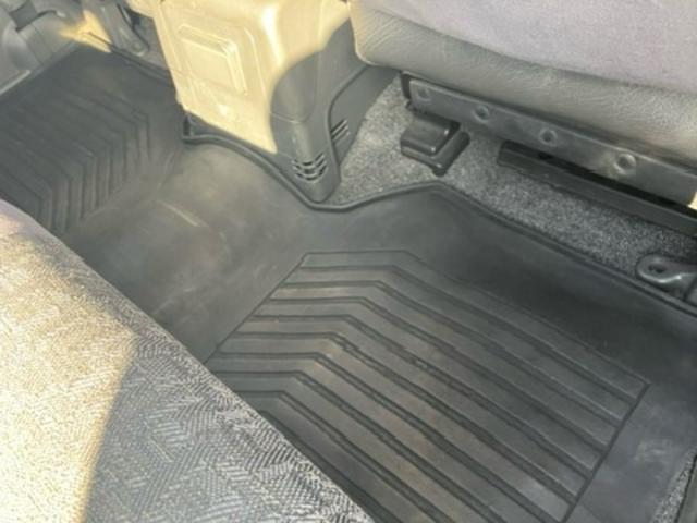 ビッグホーン 　プレジールＩＩ　純正アルミ　３列シート　７人乗り　記録簿　車検令和９年１１月　ターボ交換済（46枚目）