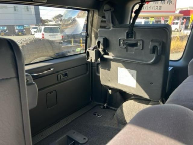 ビッグホーン 　プレジールＩＩ　純正アルミ　３列シート　７人乗り　記録簿　車検令和９年１１月　ターボ交換済（47枚目）