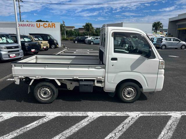 車両右側面からの写真になります♪