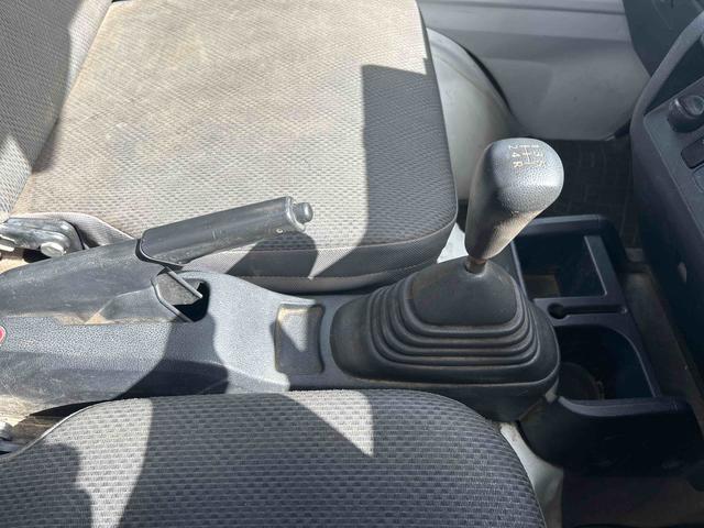 フロアMT車です