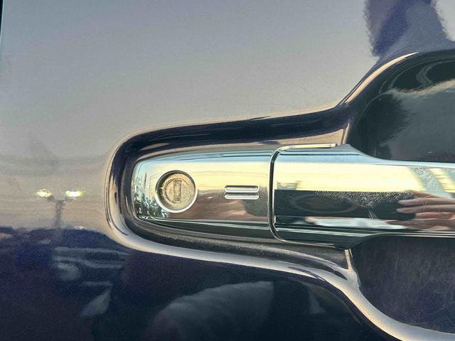 タント カスタムＸ　インパネシフト　プッシュスタートスイッチ　電子カードキー　電動パーキングブレーキ　衝突軽減ブレーキ　車線逸脱防止　アルミホイール　ＡＢＳ　両側パワースライドドア（26枚目）