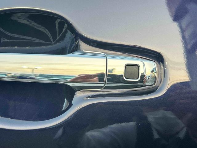 タント カスタムＸ　インパネシフト　プッシュスタートスイッチ　電子カードキー　電動パーキングブレーキ　衝突軽減ブレーキ　車線逸脱防止　アルミホイール　ＡＢＳ　両側パワースライドドア（27枚目）