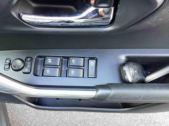 ロッキー プレミアムG HEV プッシュスタートスイッチ 電子カードキー カーナビ 衝突被害軽減システム アルミホイル ABS ETC車載器 ドラレコ オートエアコン(21枚目)