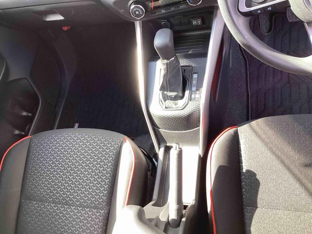ロッキー X フロアシフト プッシュスタートスイッチ 電子カードキー ディスプレイオーディオ 衝突被害軽減システム 車線逸脱防止 オートハイビーム アルミホイール ABS(11枚目)