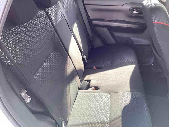 ロッキー X フロアシフト プッシュスタートスイッチ 電子カードキー ディスプレイオーディオ 衝突被害軽減システム 車線逸脱防止 オートハイビーム アルミホイール ABS(14枚目)