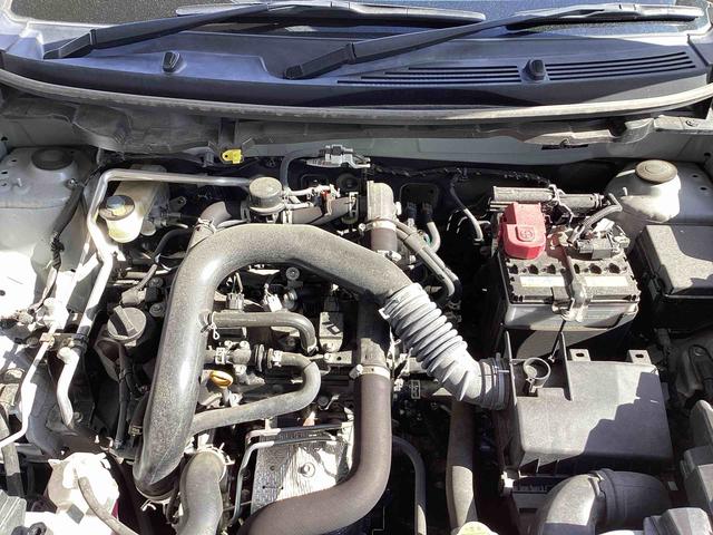 ロッキー X フロアシフト プッシュスタートスイッチ 電子カードキー ディスプレイオーディオ 衝突被害軽減システム 車線逸脱防止 オートハイビーム アルミホイール ABS(17枚目)