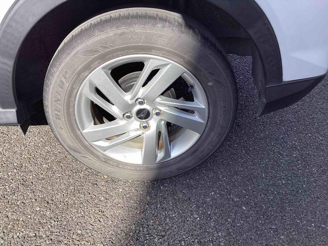 ロッキー X フロアシフト プッシュスタートスイッチ 電子カードキー ディスプレイオーディオ 衝突被害軽減システム 車線逸脱防止 オートハイビーム アルミホイール ABS(19枚目)