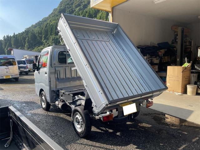 当店は中古車のプロ集団です。何かお困りのことなどございましたら、いつでもご来店ください!丁寧・親切をモットーにお客様を大切に致します!!