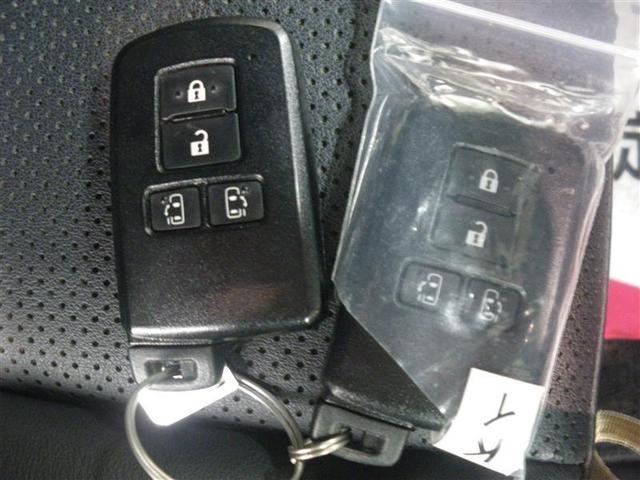 当社の九州運輸局指定工場にて、納車前点検整備致します。　点検項目数は１００項目に及び、安心の状態でお客様にお届けいたします！買ってからも安心のカーライフを提供します。