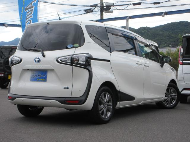 シエンタ ハイブリッド　Ｇ　セーフティーエディション　トヨタセーフティ　両側電動　シートヒーター　ＬＥＤオートハイビームライト　純正８インチナビフルセグ　Ｂｌｕｅｔｏｏｔｈ　全方位モニター　純正１５インチアルミ　７人乗り　走行１９０７６キロ　禁煙車（8枚目）