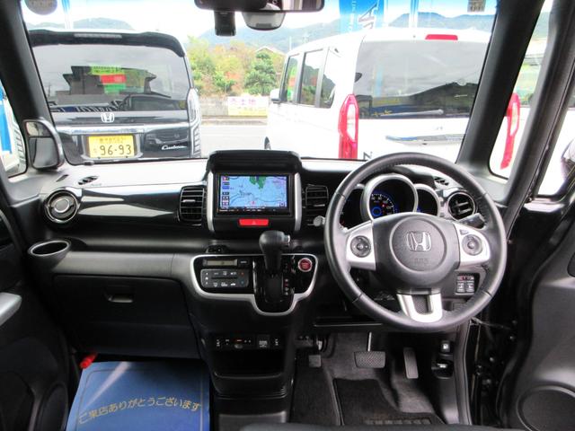 N-BOXカスタム G ターボSSブラックスタイルパッケージ 衝突軽減 ハーフレザーシート&ヒーター 両側電動 SDナビフルセグ Bluetooth バックカメラ HIDオートライト オートクルーズ ETC 純正エアロ&専用アルミ 走行19823キロ 禁煙車(13枚目)