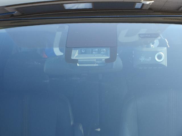 シエンタ ハイブリッドG クエロ トヨタセーフティ 両側電動 ハーフレザーシート&ヒーター 純正ナビフルセグ DVD再生 Bluetooth 全方位 LEDオートハイビームライト 後部席モニター ETC 走行37066キロ 禁煙車(10枚目)