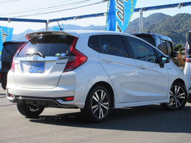 フィットハイブリッド Ｓ　ホンダセンシング　後期型　純正８インチナビフルセグ　ＤＶＤ再生　Ｂｌｕｅｔｏｏｔｈ　バックカメラ　ＬＥＤオートハイビームライト　オートクルーズ　ＥＴＣ　純正１６インチアルミ　走行４１８３８キロ　禁煙車（8枚目）