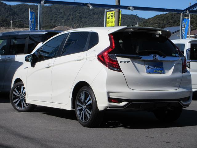フィットハイブリッド Ｓ　ホンダセンシング　後期型　純正８インチナビフルセグ　ＤＶＤ再生　Ｂｌｕｅｔｏｏｔｈ　バックカメラ　ＬＥＤオートハイビームライト　オートクルーズ　ＥＴＣ　純正１６インチアルミ　走行４１８３８キロ　禁煙車（9枚目）