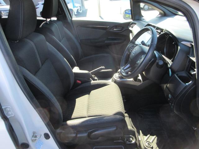 フィットハイブリッド Ｓ　ホンダセンシング　後期型　純正８インチナビフルセグ　ＤＶＤ再生　Ｂｌｕｅｔｏｏｔｈ　バックカメラ　ＬＥＤオートハイビームライト　オートクルーズ　ＥＴＣ　純正１６インチアルミ　走行４１８３８キロ　禁煙車（15枚目）