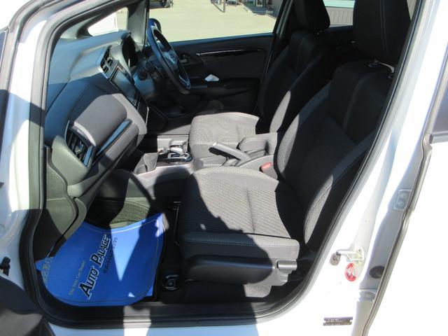 フィットハイブリッド Ｓ　ホンダセンシング　後期型　純正８インチナビフルセグ　ＤＶＤ再生　Ｂｌｕｅｔｏｏｔｈ　バックカメラ　ＬＥＤオートハイビームライト　オートクルーズ　ＥＴＣ　純正１６インチアルミ　走行４１８３８キロ　禁煙車（16枚目）