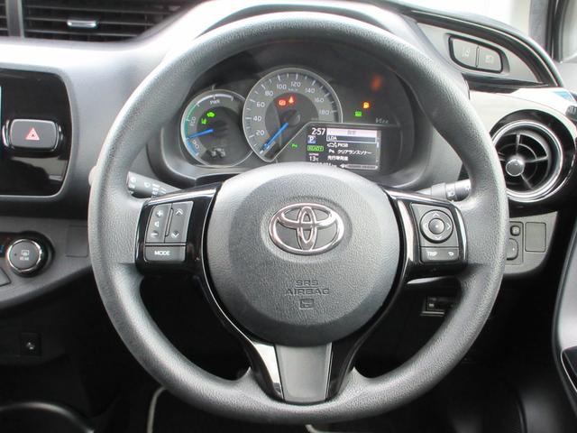 ヴィッツ ハイブリッドＦ　セーフティーエディションＩＩＩ　トヨタセーフティセンス　純正ナビフルセグ　Ｂｌｕｅｔｏｏｔｈ　バックカメラ　ＬＥＤオートライト　クリアランスソナー　スマートキー＆プッシュスタート　ＥＴＣ　走行２２４９１キロ　禁煙車（13枚目）