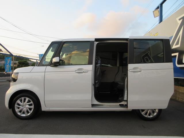 両側電動スライドドア