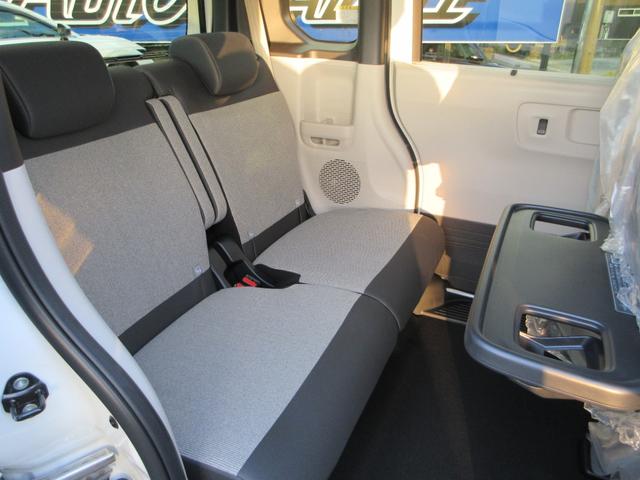 リアシートスライド・バックテーブル