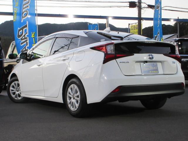 プリウス S トヨタセーフティ LEDオートハイビームライト SDナビフルセグ Bluetooth DVD再生 バックカメラ オートクルーズ ETC 純正16インチ 走行46149キロ 禁煙車(9枚目)