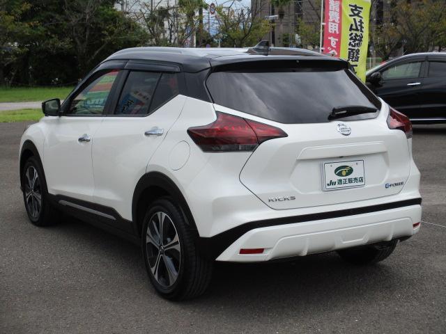 キックス Ｘ　ツートーンインテリアエディション　禁煙車　エマージェンシーブレーキ　アラウンドビューモニター　ＳＯＳコール　前後クリアランスソナー　プロパイロット　純正８インチＳＤナビ　インテリジェントルームミラー（4枚目）