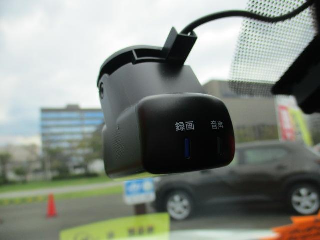 キックス Ｘ　ツートーンインテリアエディション　禁煙車　エマージェンシーブレーキ　アラウンドビューモニター　ＳＯＳコール　前後クリアランスソナー　プロパイロット　純正８インチＳＤナビ　インテリジェントルームミラー（12枚目）