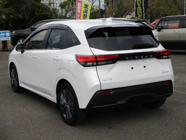 ノート Ｘ　禁煙車　エマージェンシーブレーキ　アラウンドビューモニター　前後クリアランスソナー　社外ＳＤナビ　ＥＴＣ（4枚目）