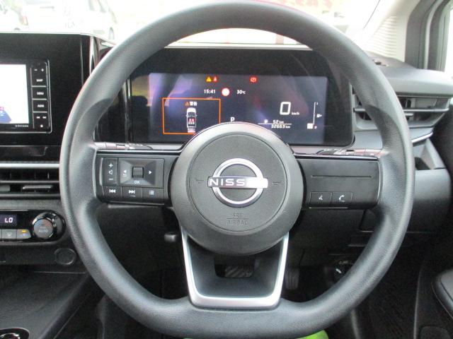 ノート Ｘ　禁煙車　エマージェンシーブレーキ　アラウンドビューモニター　前後クリアランスソナー　社外ＳＤナビ　ＥＴＣ（11枚目）
