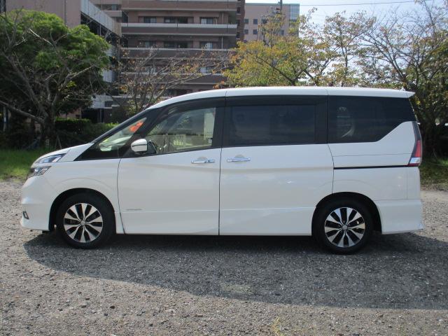 セレナ ハイウェイスターＶ　禁煙車　エマージェンシーブレーキ　アラウンドビューモニター　ハンズフリー付両側パワースライドドア　前後クリアランスソナー　純正ＳＤナビ　ＥＴＣ（3枚目）