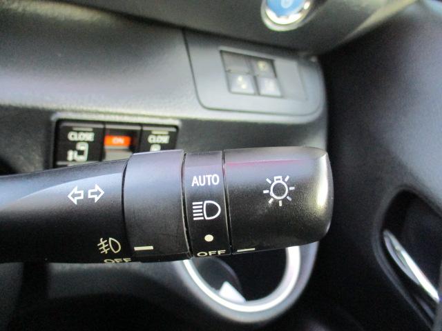 シエンタ ハイブリッドG クエロ ワンオーナー 禁煙車 トヨタセーフティセンス 社外SDナビ ビルトインETC 両側パワースライドドア(14枚目)