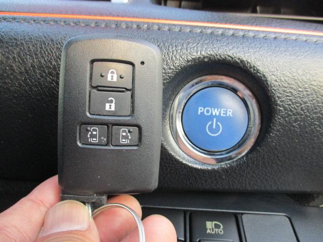 シエンタ ハイブリッドG クエロ ワンオーナー 禁煙車 トヨタセーフティセンス 社外SDナビ ビルトインETC 両側パワースライドドア(15枚目)