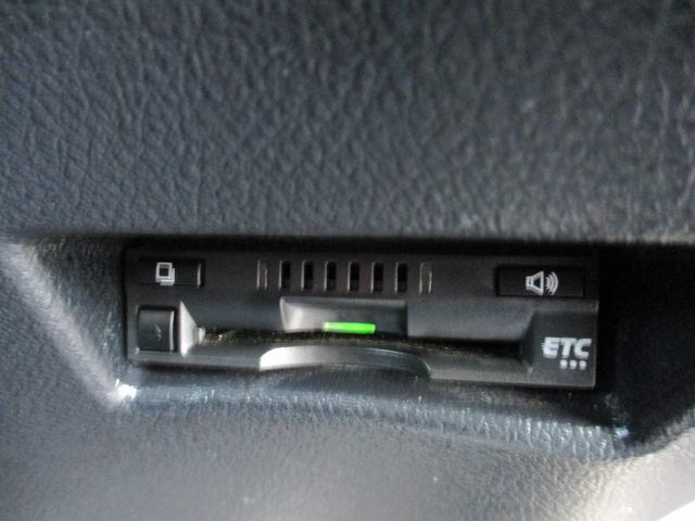 シエンタ ハイブリッドG クエロ ワンオーナー 禁煙車 トヨタセーフティセンス 社外SDナビ ビルトインETC 両側パワースライドドア(18枚目)