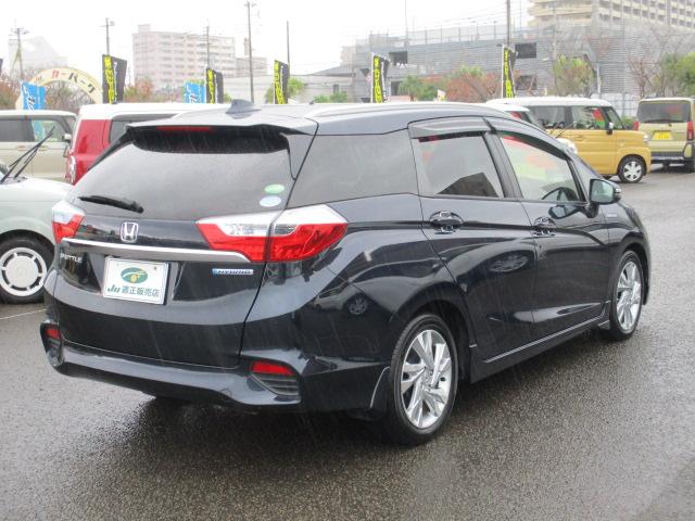 シャトル ハイブリッドZ ワンオーナー 禁煙車 あんしんパッケージ 衝突被害軽減ブレーキ サイドエアバック 純正SDナビ ビルトインETC バックモニター 社外ドライブレコーダー ハーフレザーシート(6枚目)