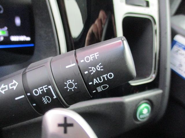 シャトル ハイブリッドZ ワンオーナー 禁煙車 あんしんパッケージ 衝突被害軽減ブレーキ サイドエアバック 純正SDナビ ビルトインETC バックモニター 社外ドライブレコーダー ハーフレザーシート(21枚目)