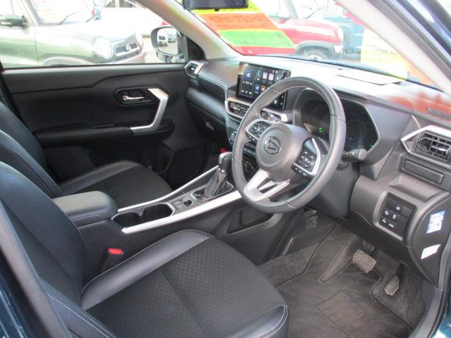 ロッキー プレミアムＧ　ＨＥＶ　禁煙車　スマートアシストＩＩＩ　前後クリアランスソナー　純正９インチディスプレイオーディオ　ビルトインＥＴＣ　バックモニター　レーダークルーズコントロール　スマートペダル　社外前後ドライブレコーダー（9枚目）