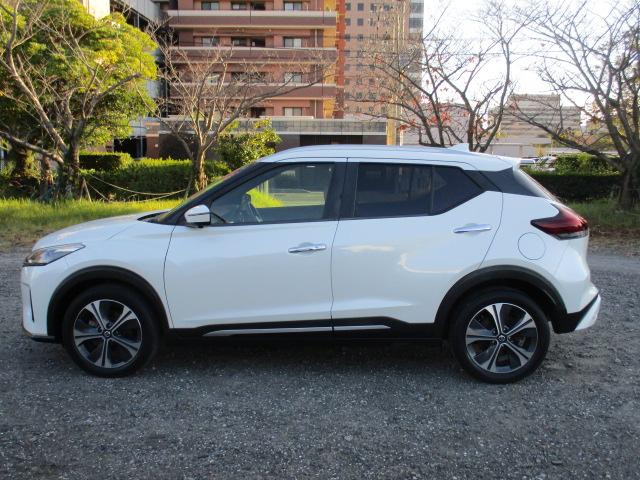 キックス Ｘ　ツートーンインテリアエディション　禁煙車　エマージェンシーブレーキ　前後クリアランスソナー　アラウンドビューモニター　純正ＳＤナビ　プロパイロット（3枚目）