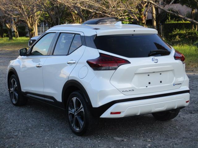 キックス Ｘ　ツートーンインテリアエディション　禁煙車　エマージェンシーブレーキ　前後クリアランスソナー　アラウンドビューモニター　純正ＳＤナビ　プロパイロット（4枚目）