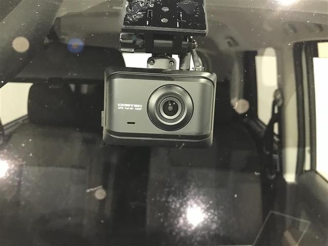 【ドライブレコーダー】安心・安全なカーライフに必須のドライブレコーダーを装備！走行中はもちろん、あおり運転や事故に遭遇した際の状況も映像で記録し、万一のリスクに備えます。