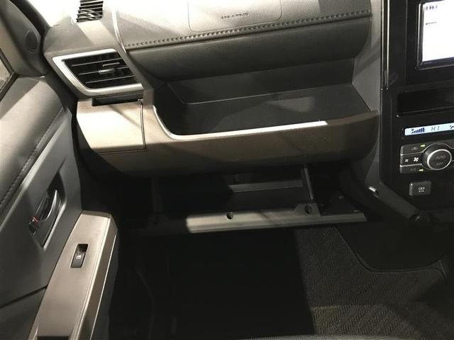 グローブボックス。