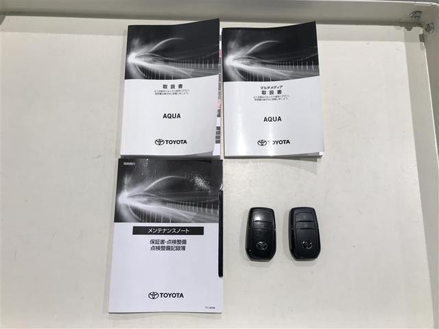 アクア Ｇ　ＶＳＣ　衝突軽減ブレーキ　メモリナビ　バックモニター　ＬＥＤ　クルーズコントロール　スマートキー　ＥＴＣ車載器　ＡＣ１００Ｖ　ナビ　パワーウィンドウ　イモビライザー　サイドエアバック　レンタカーアップ（13枚目）