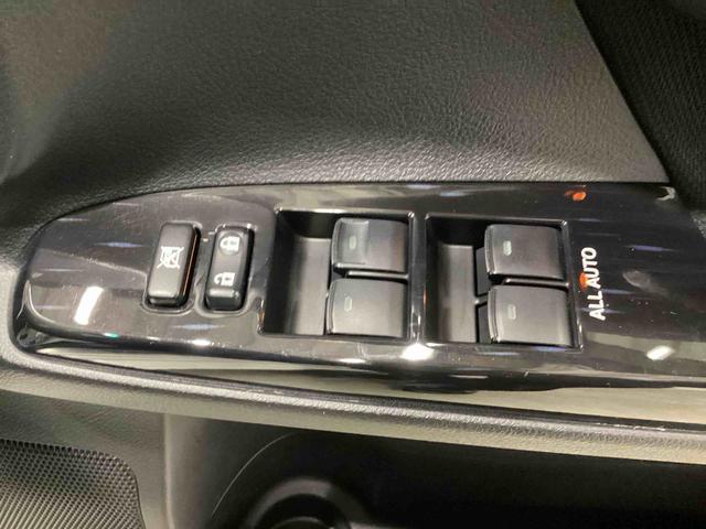 マークＸ ２５０Ｇ　Ｓパッケージ　フロアシフト　パドルシフト　電子カードキー　プッシュスタートスイッチ　カーナビ　バックモニター　フォグランプ　アルミホイール（29枚目）