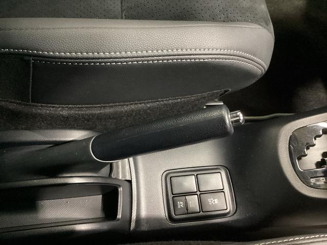 アクア Ｇ　ＧＲスポーツ　フロアシフト　プッシュスタートスイッチ　電子カードキー　オートエアコン　ＡＢＳ　運転席助手席エアバッグ　フォグランプ（11枚目）