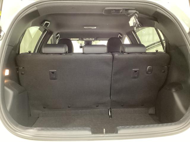 アクア Ｇ　ＧＲスポーツ　フロアシフト　プッシュスタートスイッチ　電子カードキー　オートエアコン　ＡＢＳ　運転席助手席エアバッグ　フォグランプ（12枚目）