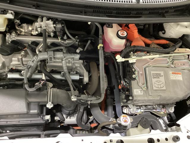 アクア Ｇ　ＧＲスポーツ　フロアシフト　プッシュスタートスイッチ　電子カードキー　オートエアコン　ＡＢＳ　運転席助手席エアバッグ　フォグランプ（17枚目）