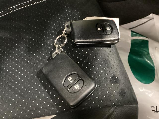 アクア Ｇ　ＧＲスポーツ　フロアシフト　プッシュスタートスイッチ　電子カードキー　オートエアコン　ＡＢＳ　運転席助手席エアバッグ　フォグランプ（29枚目）