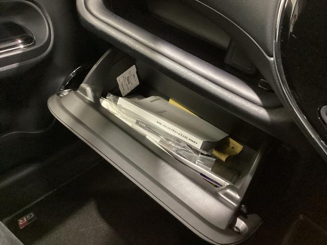 アクア Ｇ　ＧＲスポーツ　フロアシフト　プッシュスタートスイッチ　電子カードキー　オートエアコン　ＡＢＳ　運転席助手席エアバッグ　フォグランプ（36枚目）