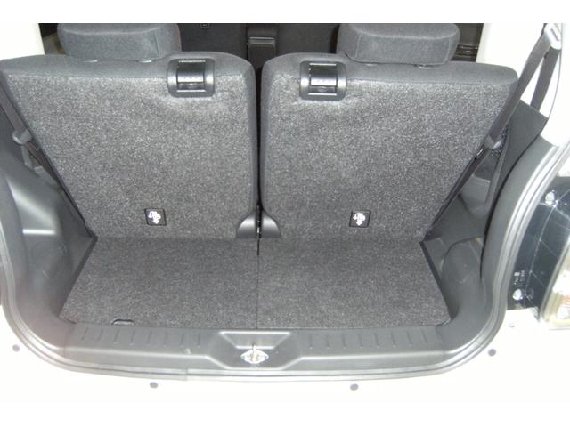 ラゲッジルームも充分なスペースを確保しております