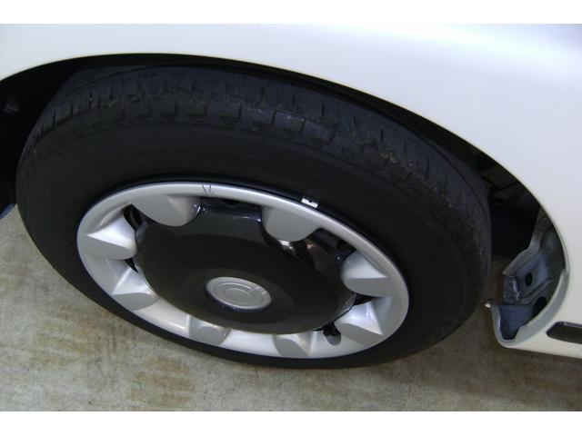 右リアタイヤの写真です