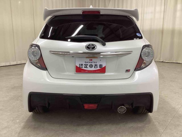 ヴィッツ GRスポーツ フロアCVT(パドルシフト) プッシュスタートスイッチ 電子カードキー カーナビ バックモニター ABS アルミホイール フォグランプ(3枚目)